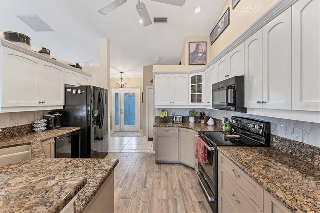 2555 DIXON TERRACE, Port Charlotte, FL 33981