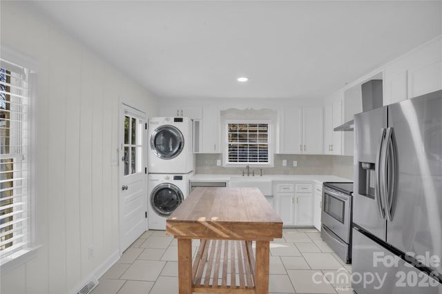 1434 Edgewater Drive, Charlotte, NC 28210