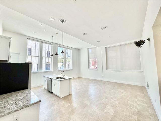 2102 Mechanic Street 101, Galveston, TX 77550