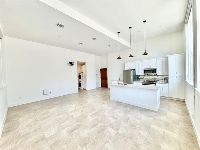 2102 Mechanic Street 101, Galveston, TX 77550