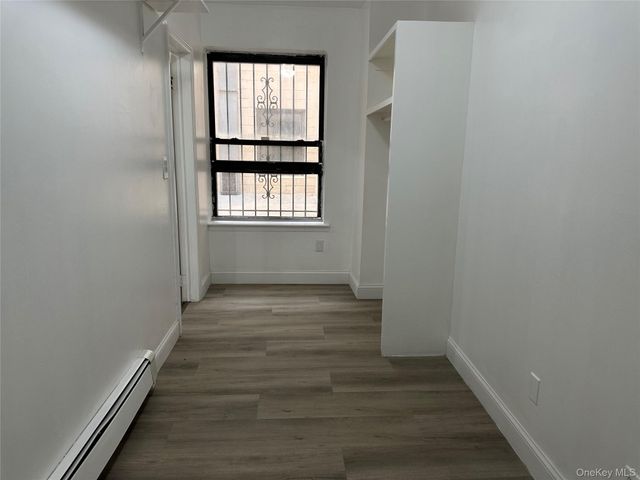 8410 101 Street, Richmond Hill, NY 11418