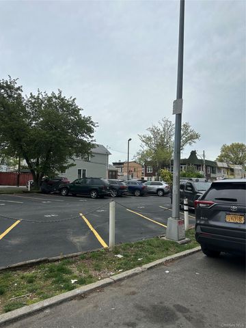 8410 101 Street, Richmond Hill, NY 11418