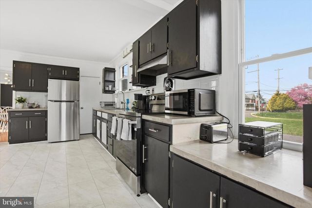 429 MAIN ST, Green Lane, PA 18054