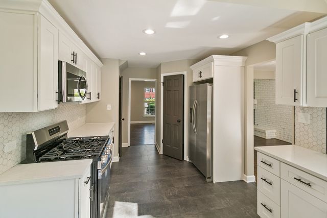 531 W Winchester Road, Chicago Heights, IL 60411