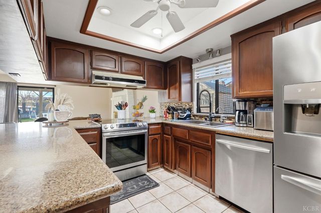 2202 Zion Way, Hanford, CA 93230