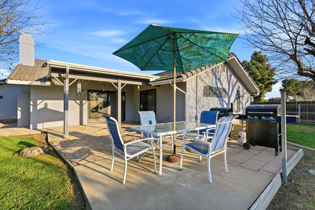 2202 Zion Way, Hanford, CA 93230