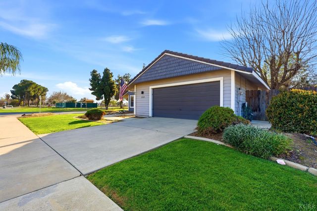 2202 Zion Way, Hanford, CA 93230