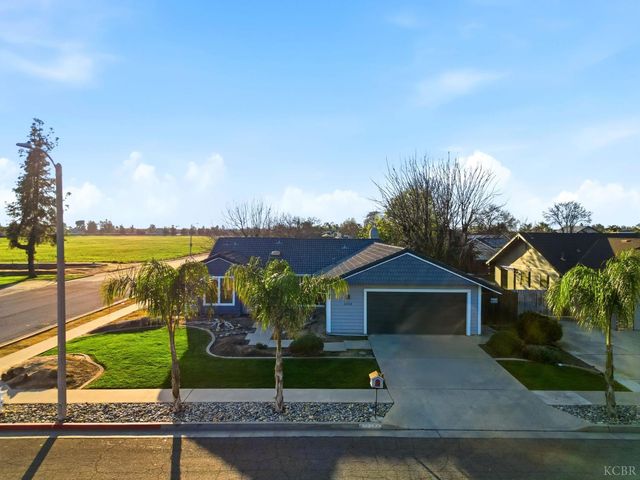 2202 Zion Way, Hanford, CA 93230