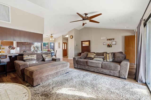 2202 Zion Way, Hanford, CA 93230