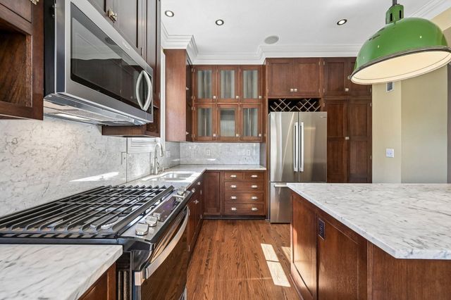 37 Stewart Avenue, Columbus, OH 43206
