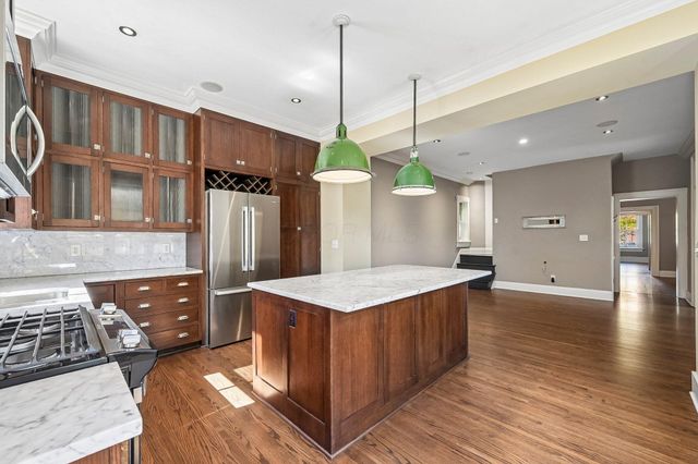 37 Stewart Avenue, Columbus, OH 43206