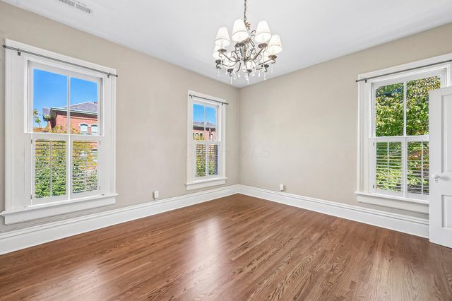 37 Stewart Avenue, Columbus, OH 43206