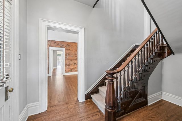 37 Stewart Avenue, Columbus, OH 43206