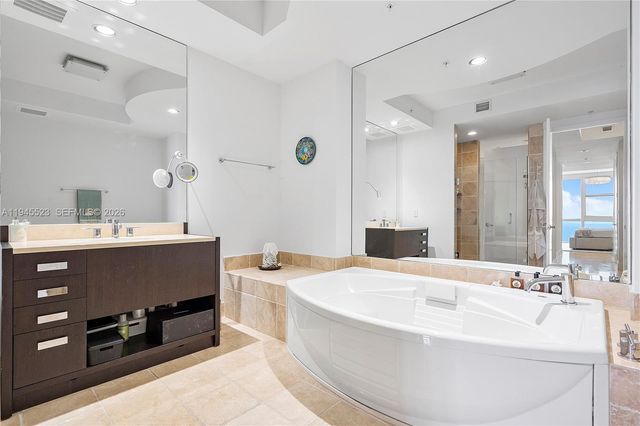 18201 Collins Ave 4404, Sunny Isles Beach, FL 33160