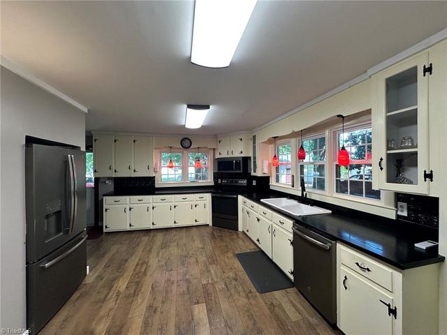 1217 W Main Street, Yadkinville, NC 27055