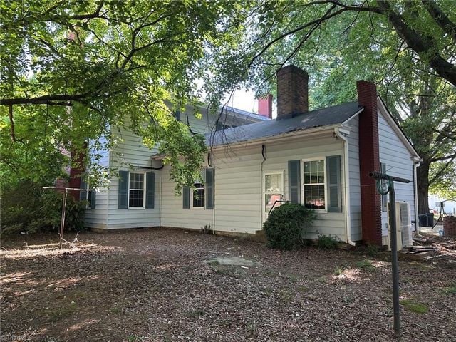 1217 W Main Street, Yadkinville, NC 27055