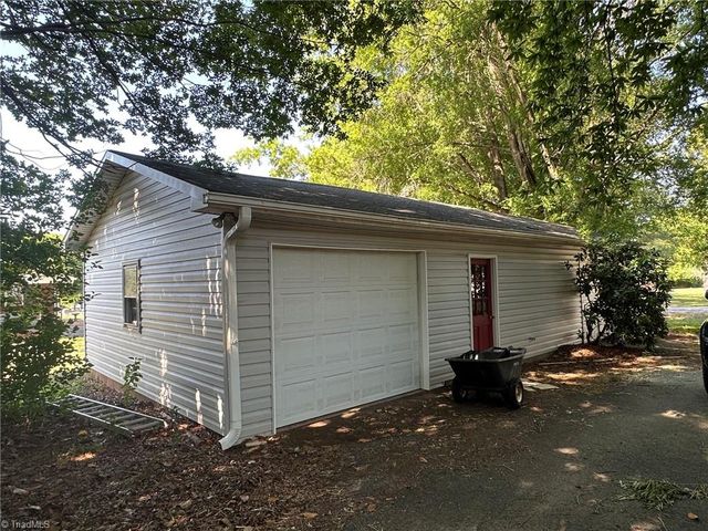 1217 W Main Street, Yadkinville, NC 27055