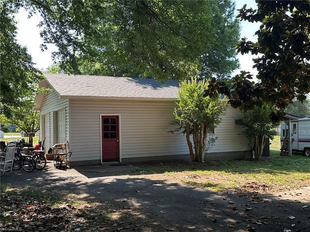 1217 W Main Street, Yadkinville, NC 27055