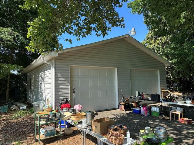 1217 W Main Street, Yadkinville, NC 27055