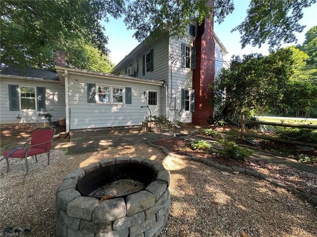 1217 W Main Street, Yadkinville, NC 27055