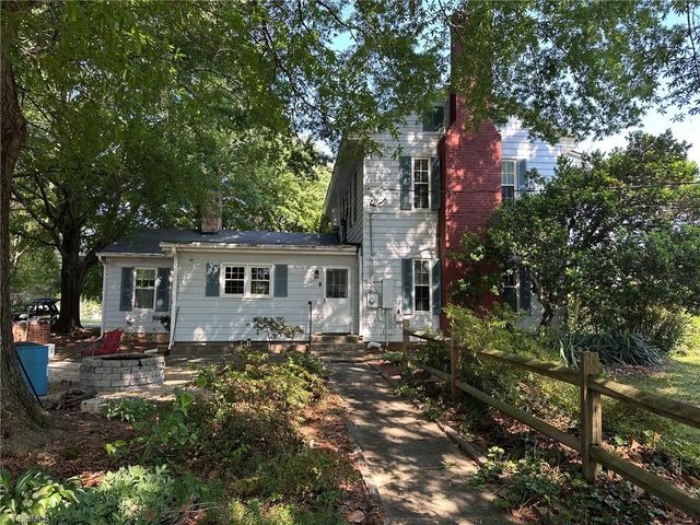 1217 W Main Street, Yadkinville, NC 27055