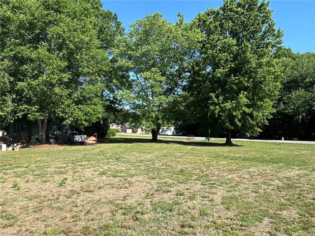 1217 W Main Street, Yadkinville, NC 27055