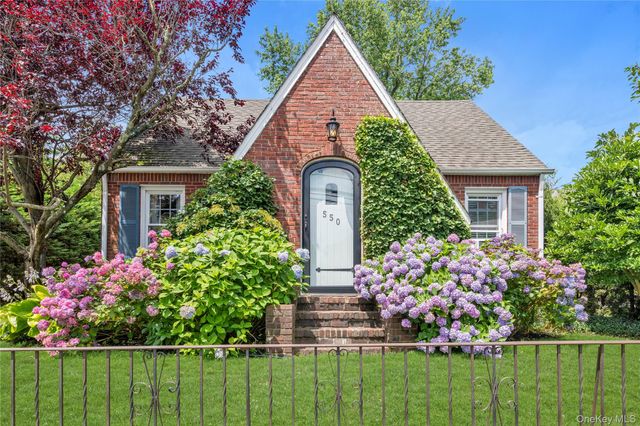 550 Nassau Boulevard, West Hempstead, NY 11552