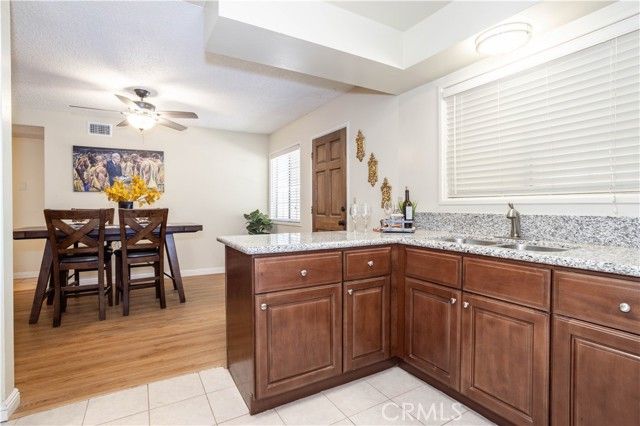 8825 Sophia Avenue, North Hills (los Angeles), CA 91343