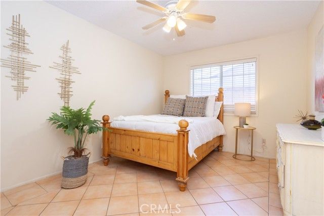 8825 Sophia Avenue, North Hills (los Angeles), CA 91343