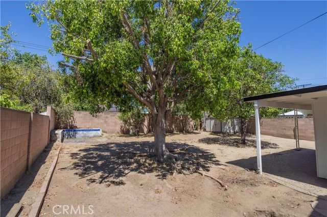 8825 Sophia Avenue, North Hills (los Angeles), CA 91343