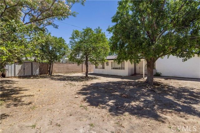 8825 Sophia Avenue, North Hills (los Angeles), CA 91343