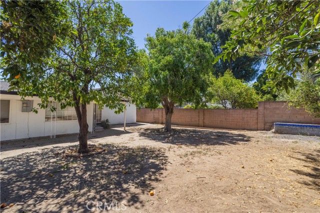 8825 Sophia Avenue, North Hills (los Angeles), CA 91343