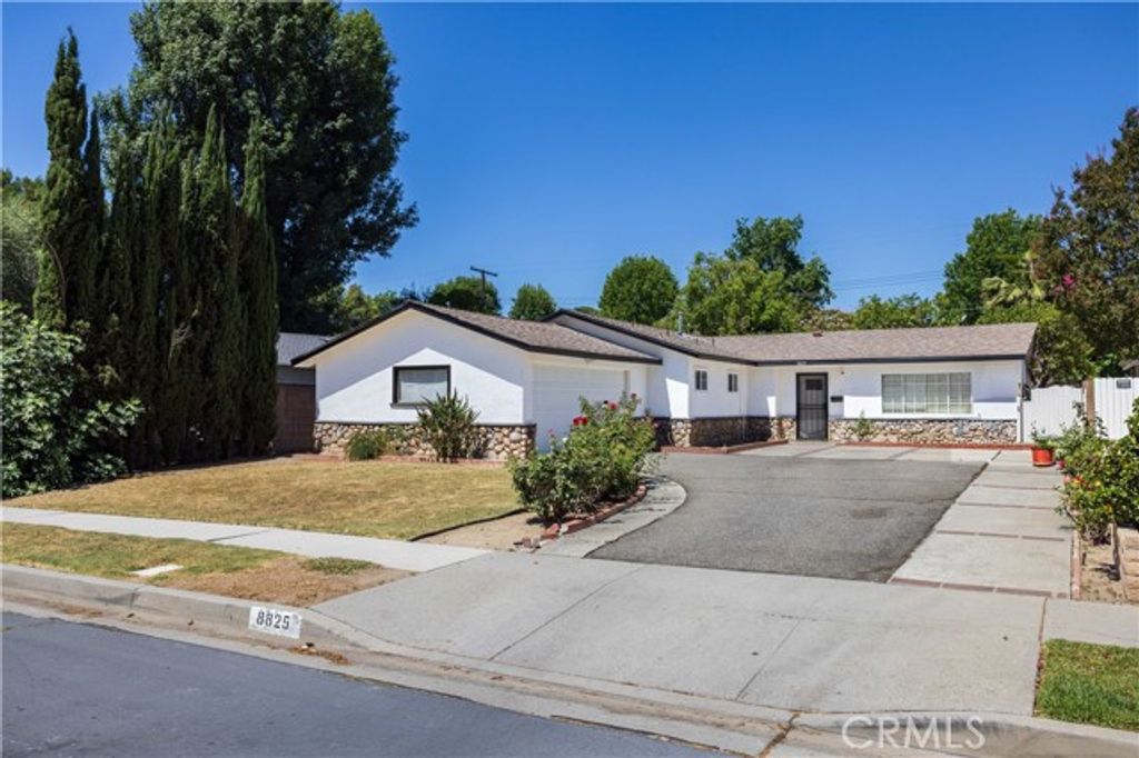 8825 Sophia Avenue, North Hills (los Angeles), CA 91343