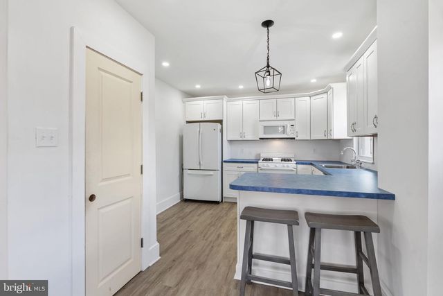 6121 WAYNE AVE, Pennsauken, NJ 08110