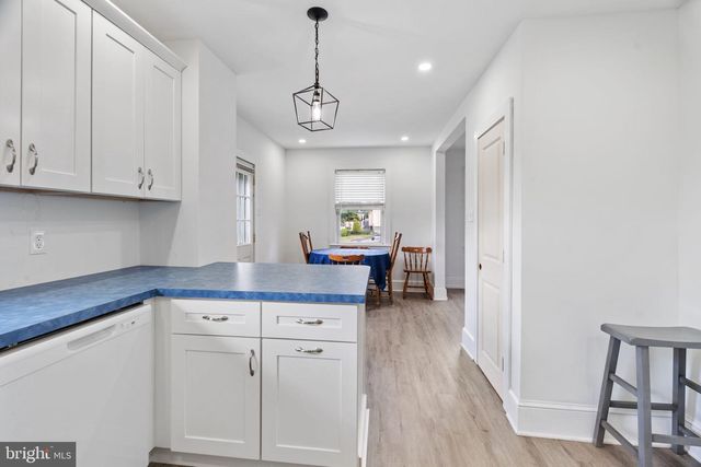 6121 WAYNE AVE, Pennsauken, NJ 08110