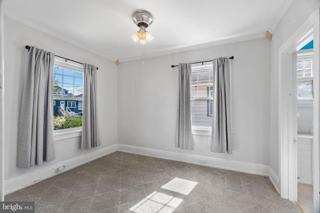 6121 WAYNE AVE, Pennsauken, NJ 08110