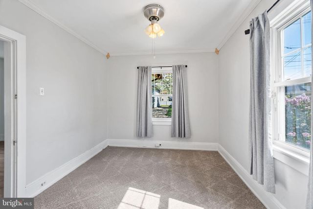 6121 WAYNE AVE, Pennsauken, NJ 08110