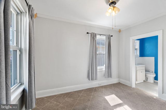 6121 WAYNE AVE, Pennsauken, NJ 08110