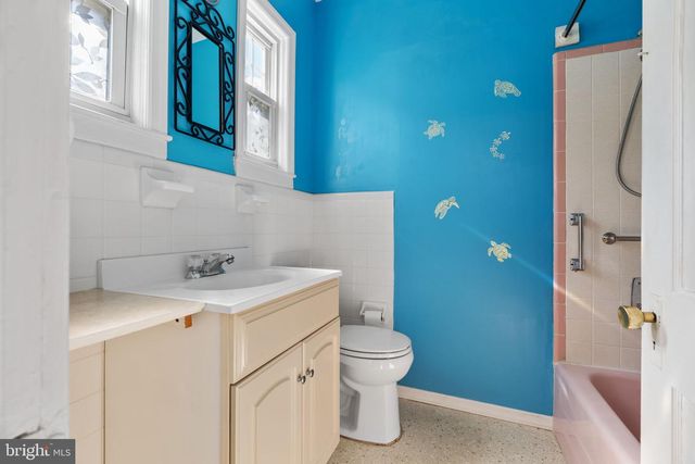 6121 WAYNE AVE, Pennsauken, NJ 08110