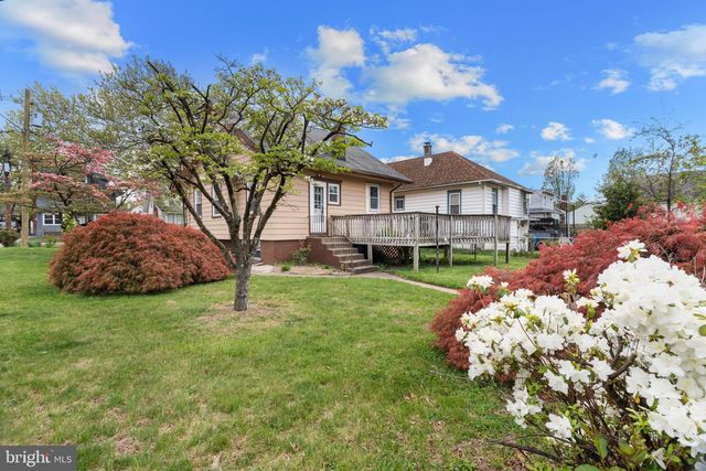 6121 WAYNE AVE, Pennsauken, NJ 08110