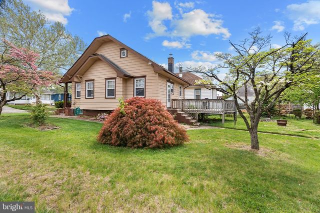 6121 WAYNE AVE, Pennsauken, NJ 08110