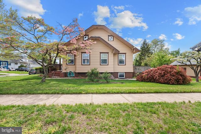 6121 WAYNE AVE, Pennsauken, NJ 08110