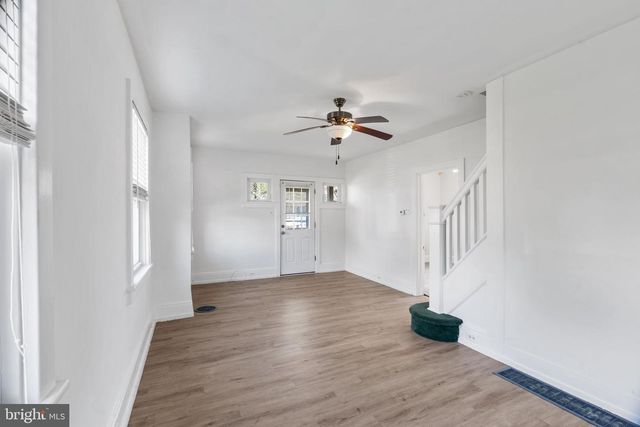 6121 WAYNE AVE, Pennsauken, NJ 08110