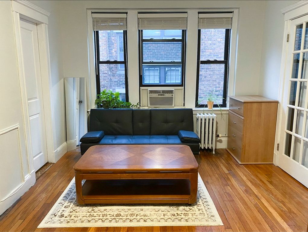 62 Queensberry St 407, Boston, MA 02215