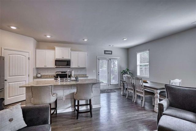 5164 Barberry Avenue, Oakwood, GA 30566