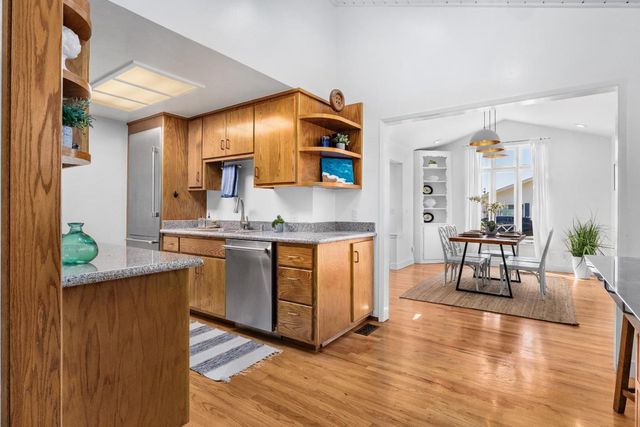 464 Hampstead Way, Santa Cruz, CA 95062
