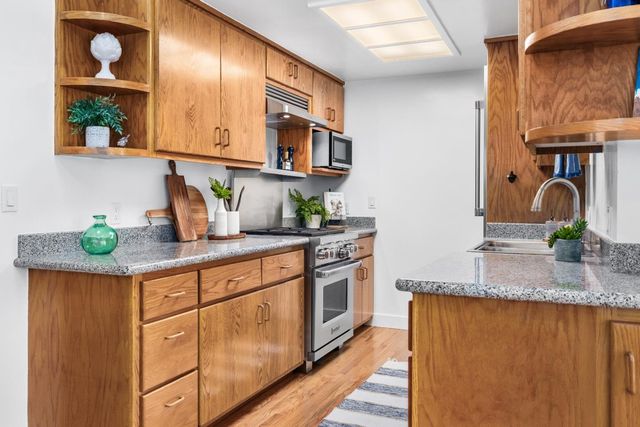 464 Hampstead Way, Santa Cruz, CA 95062