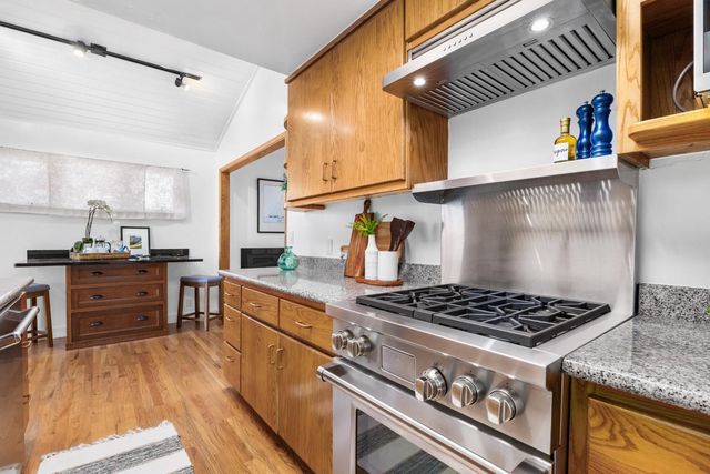 464 Hampstead Way, Santa Cruz, CA 95062