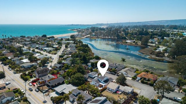 464 Hampstead Way, Santa Cruz, CA 95062