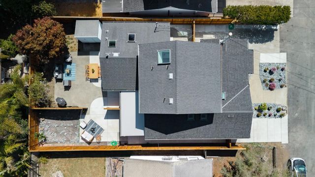 464 Hampstead Way, Santa Cruz, CA 95062